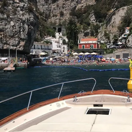 Sea Living Positano Båthotell *