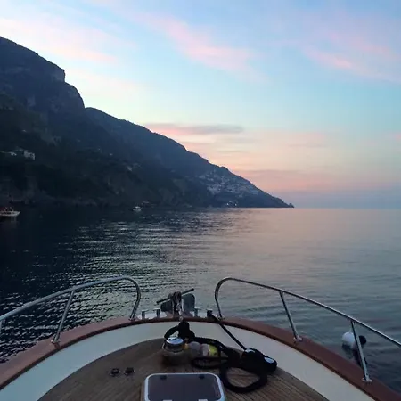 Sea Living Positano Båthotell *